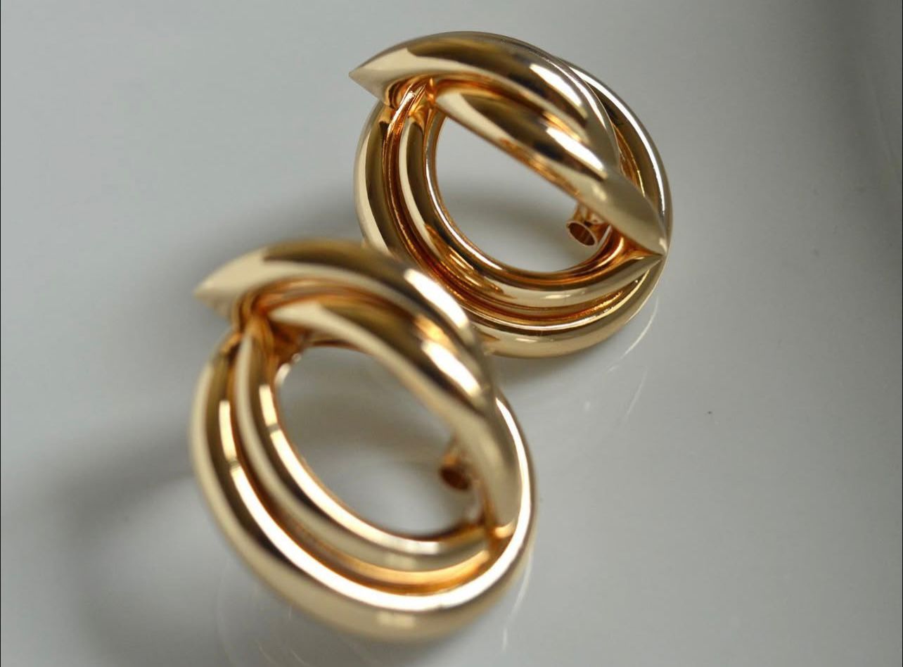 gold chain hoops