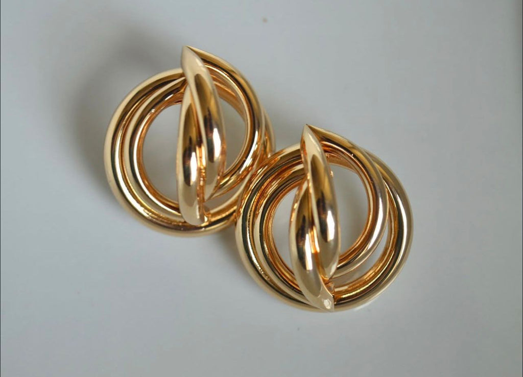 gold chain hoops