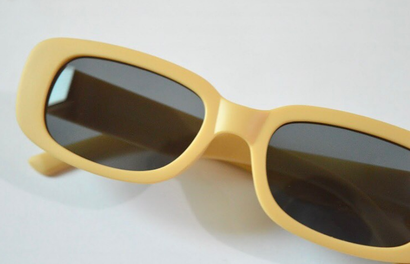 cream yellow retro sunnies 💛