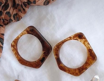 penta-brown acrylic hoops